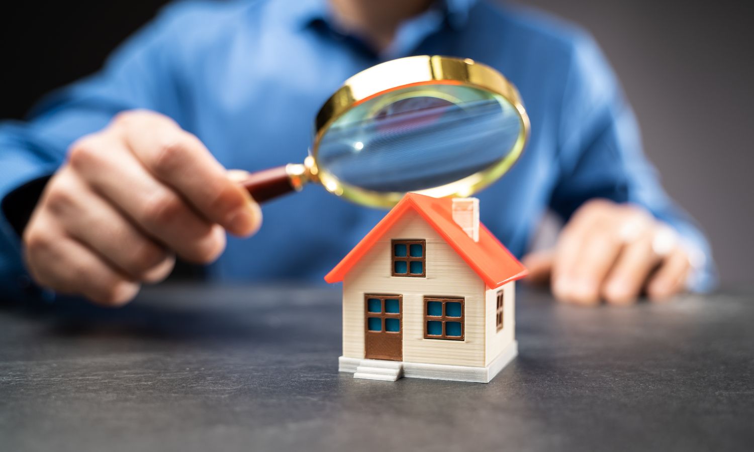 Read more about the article How a Roof Inspection Complements a Home Inspection